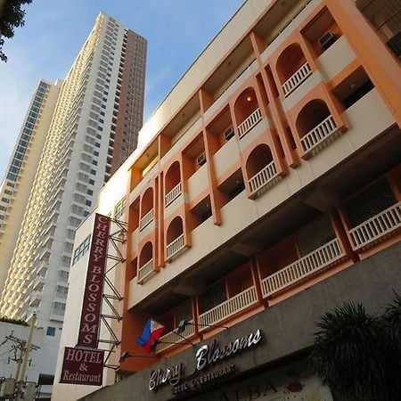 Cherry Blossoms Hotel มะนิลา ภายนอก รูปภาพ