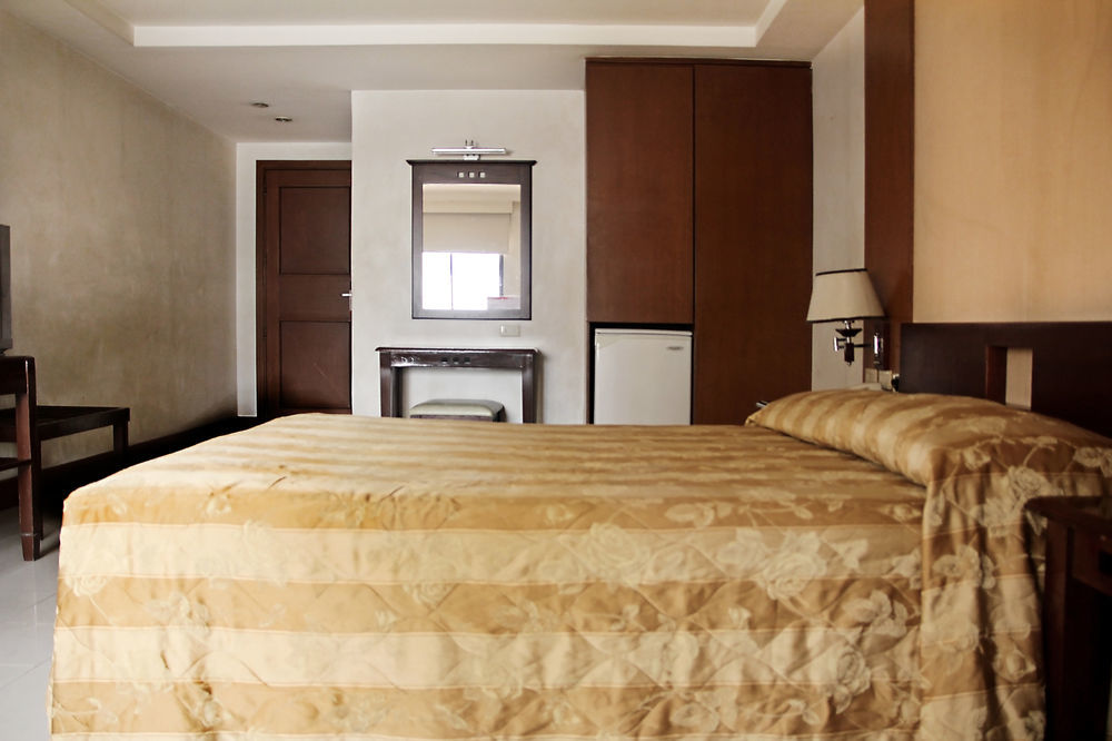 Cherry Blossoms Hotel มะนิลา ภายนอก รูปภาพ