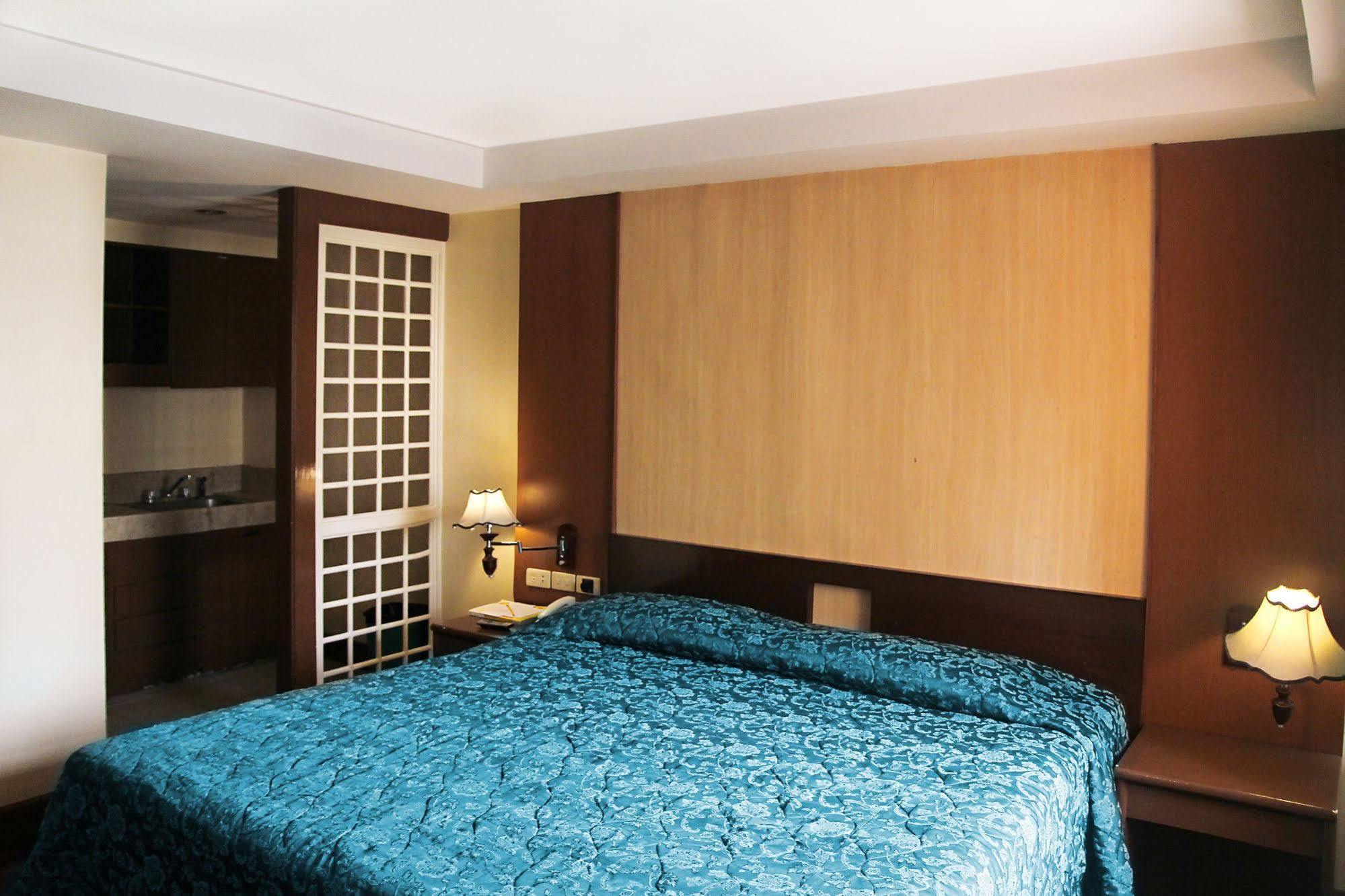 Cherry Blossoms Hotel มะนิลา ภายนอก รูปภาพ