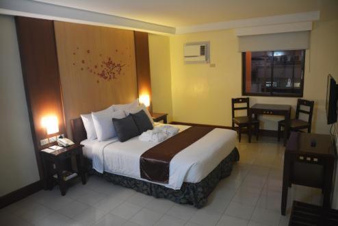 Cherry Blossoms Hotel มะนิลา ภายนอก รูปภาพ
