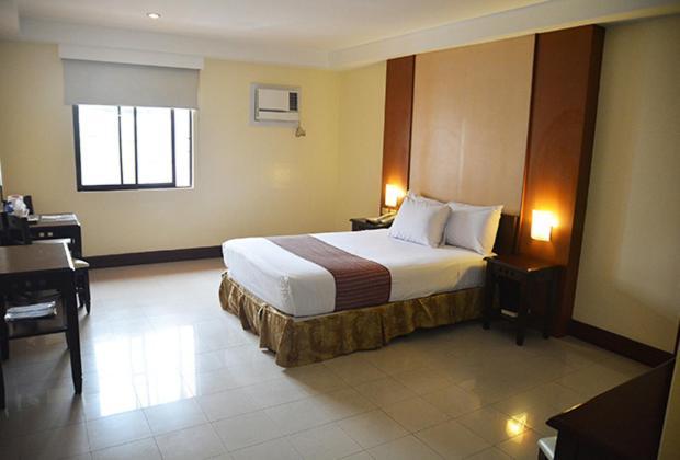 Cherry Blossoms Hotel มะนิลา ภายนอก รูปภาพ